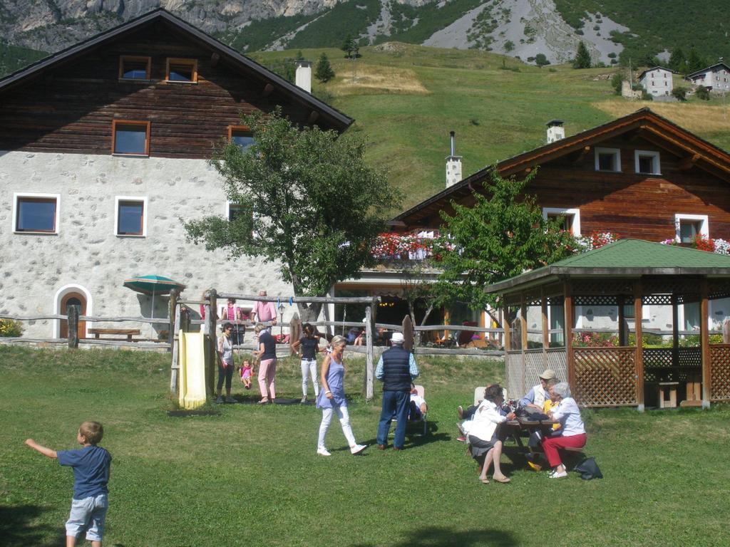 Agriturismo Raethia Isolaccia Ngoại thất bức ảnh