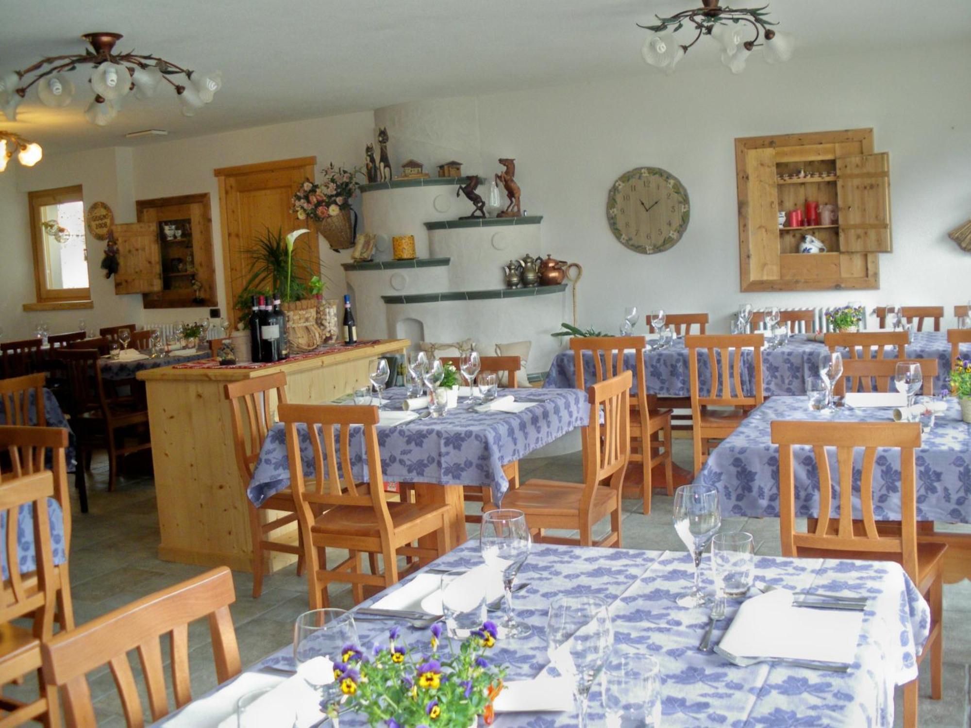 Agriturismo Raethia Isolaccia Ngoại thất bức ảnh