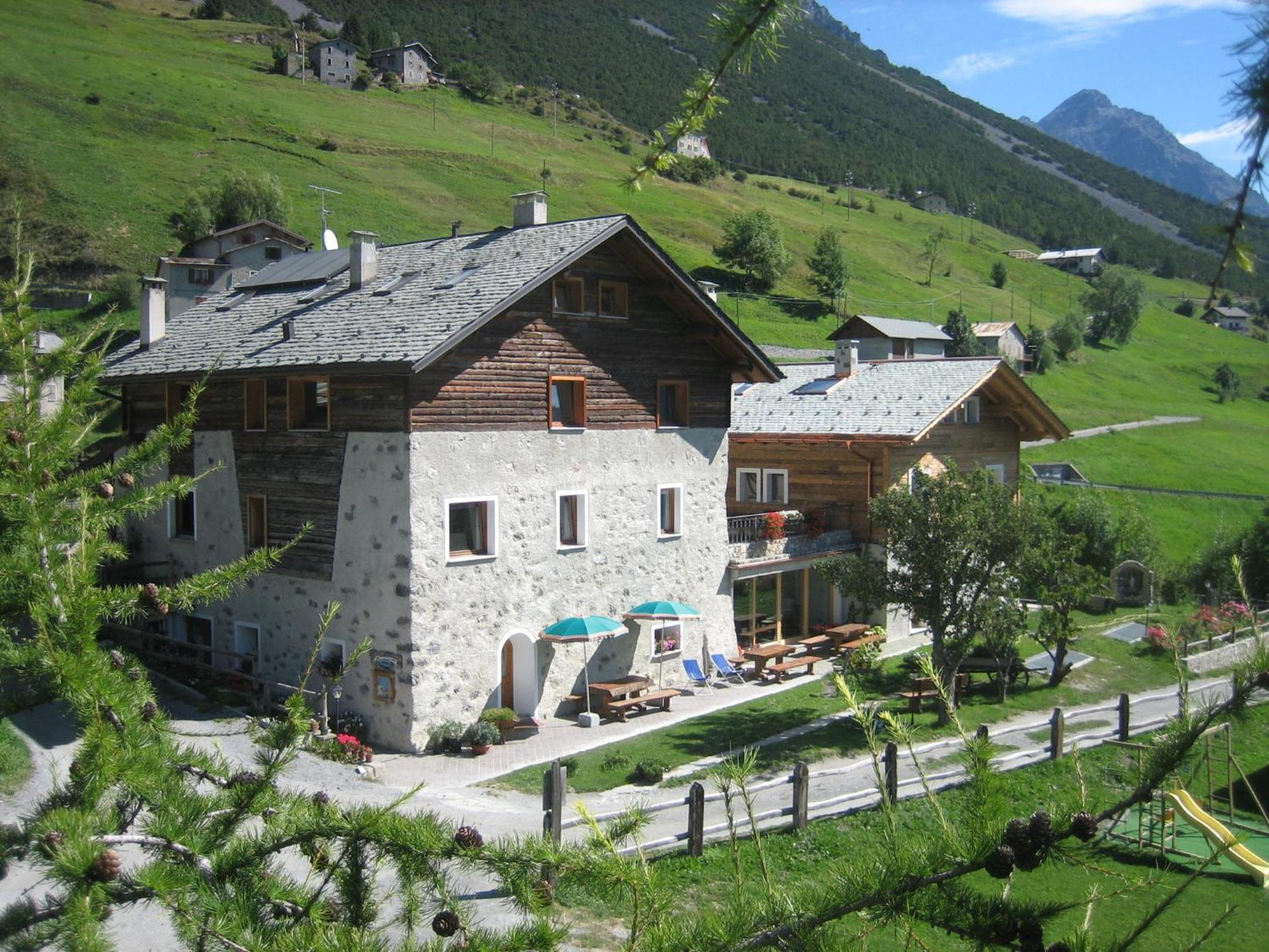 Agriturismo Raethia Isolaccia Ngoại thất bức ảnh
