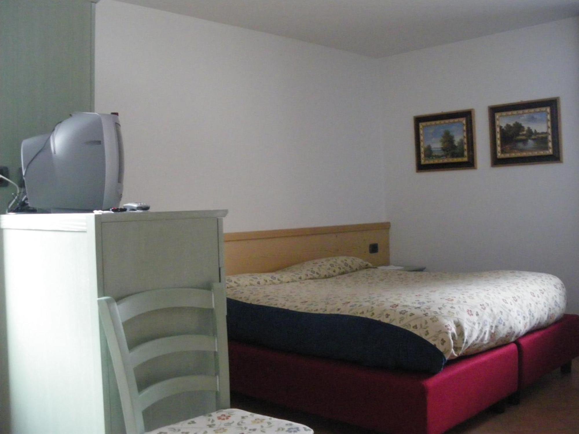 Agriturismo Raethia Isolaccia Ngoại thất bức ảnh
