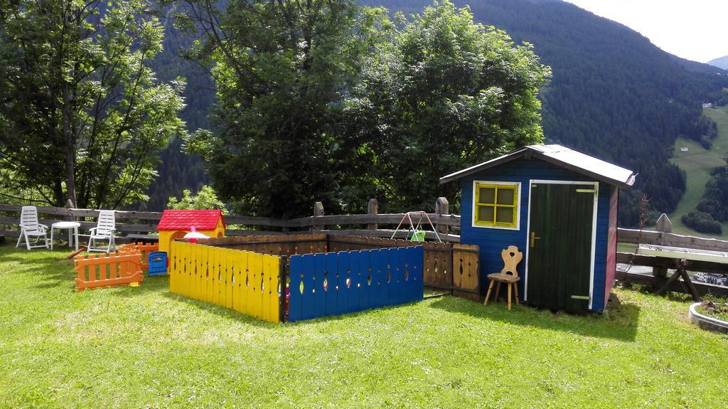 Agriturismo Raethia Isolaccia Ngoại thất bức ảnh