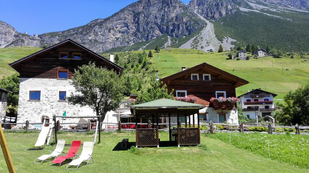 Agriturismo Raethia Isolaccia Ngoại thất bức ảnh