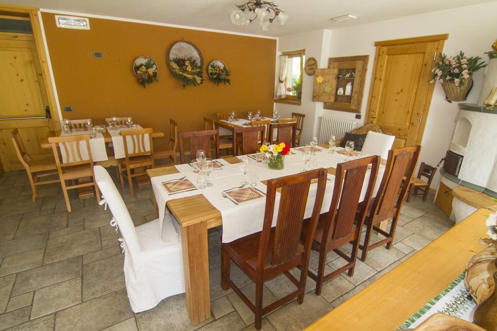Agriturismo Raethia Isolaccia Ngoại thất bức ảnh