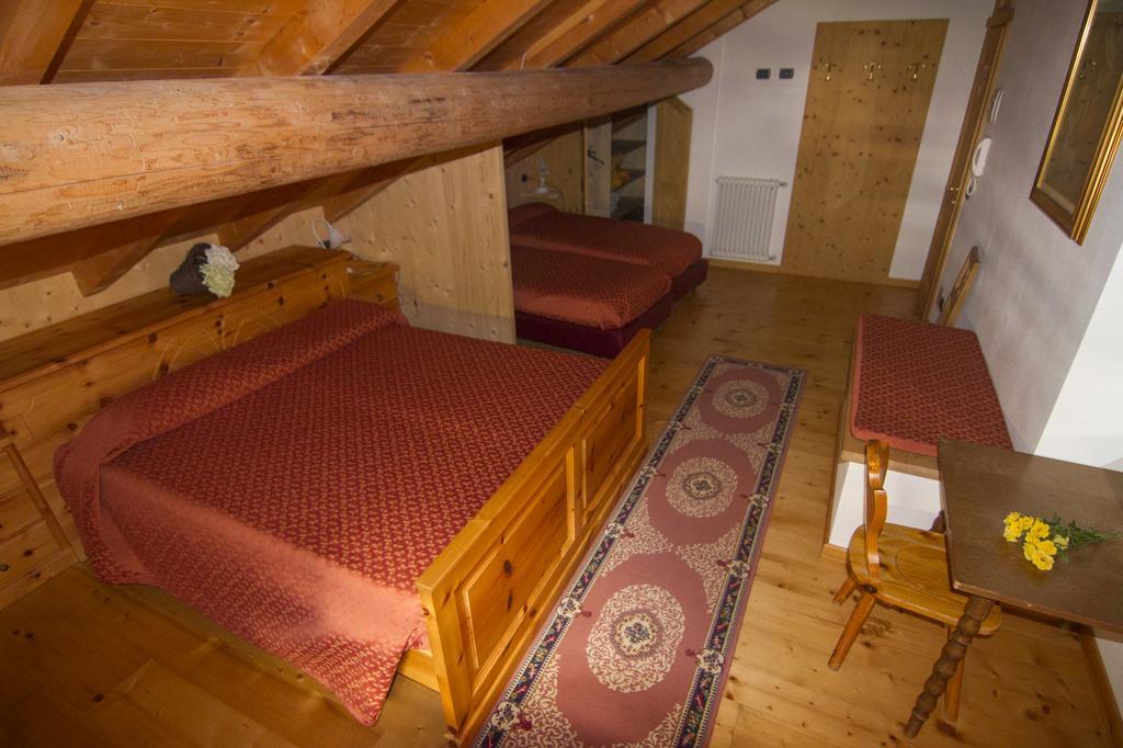 Agriturismo Raethia Isolaccia Ngoại thất bức ảnh
