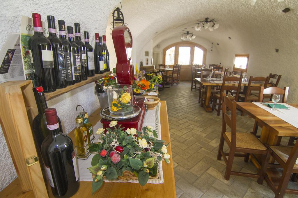 Agriturismo Raethia Isolaccia Ngoại thất bức ảnh